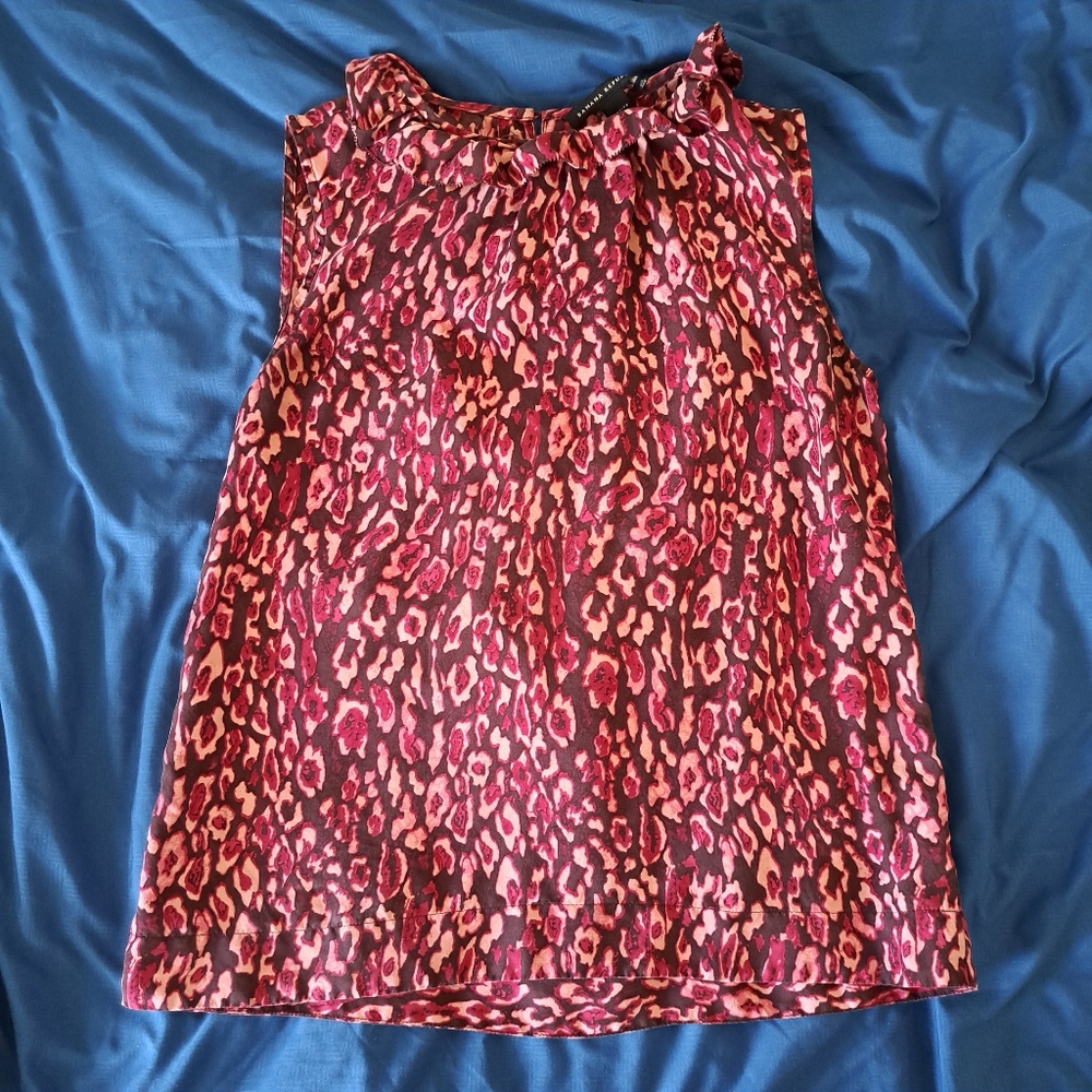 Banana Republic purple sleevelss top